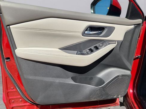 Used 2023 Nissan Rogue SV w/ SV Premium B Package image 14