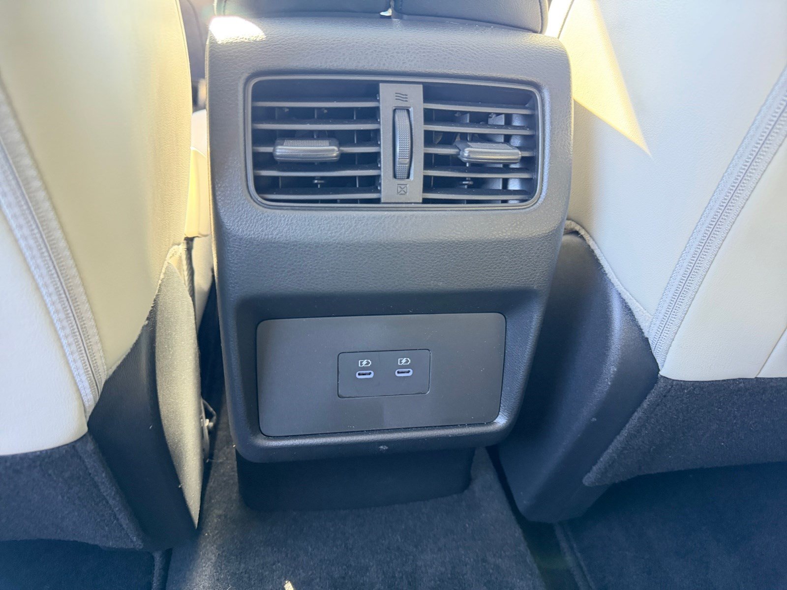 Used 2025 Nissan Rogue SV w/ SV Premium Package FWD image 30