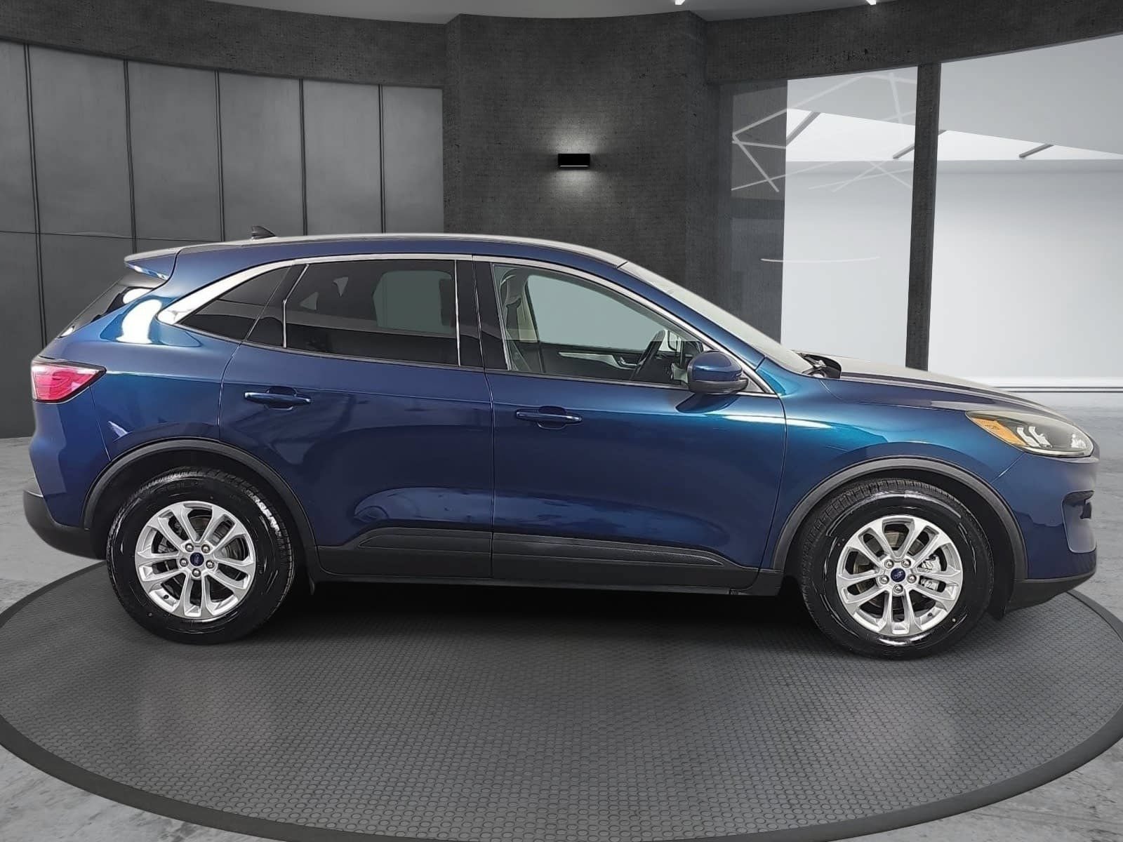 Used 2020 Ford Escape SE FWD image 4
