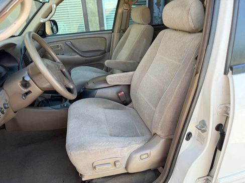 Used 2002 Toyota Sequoia SR5 RWD image 12