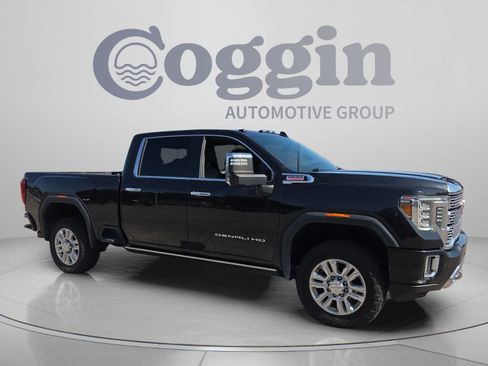 Used 2022 GMC Sierra 2500 Denali w/ Denali Black Diamond Edition AWD/4WD image 7