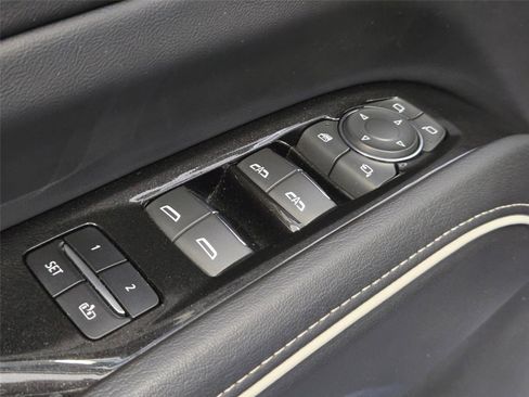Used 2023 Cadillac Escalade ESV Premium Luxury AWD/4WD image 25