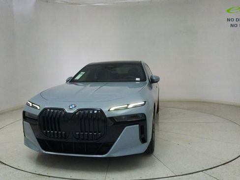 Used 2024 BMW 740i xDrive w/ Premium Package image 71