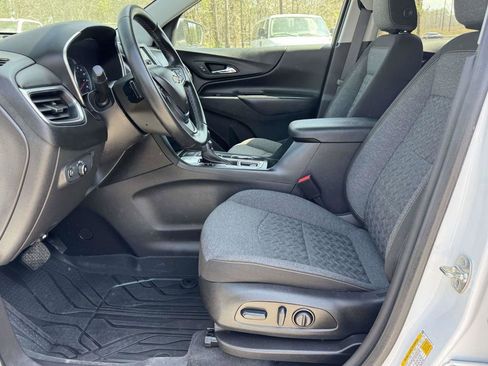 Used 2024 Chevrolet Equinox LT w/ LPO, Floor Liner Package FWD image 21
