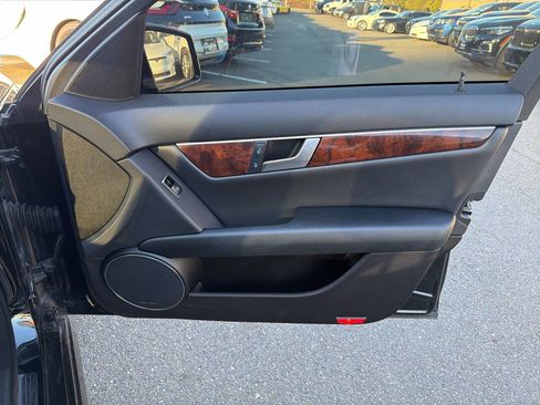 Used 2013 Mercedes-Benz C 250 Sedan image 17