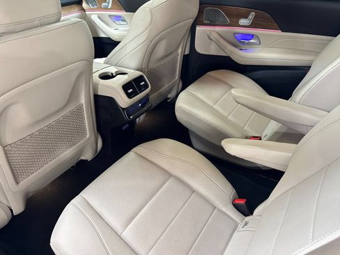 Used 2023 Mercedes-Benz GLS 450 4MATIC image 4