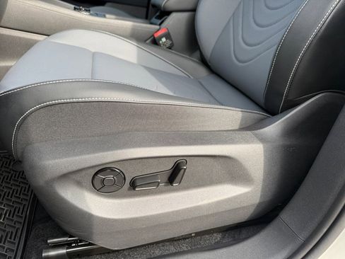 New 2026 Volkswagen Tiguan SE R-Line image 30