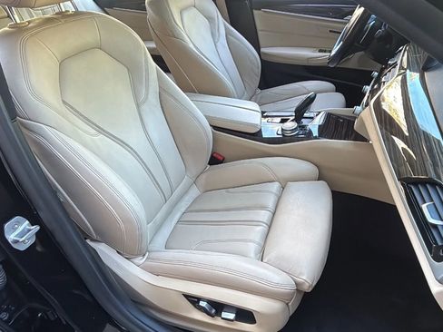 Used 2019 BMW 530i xDrive w/ Convenience Package image 22