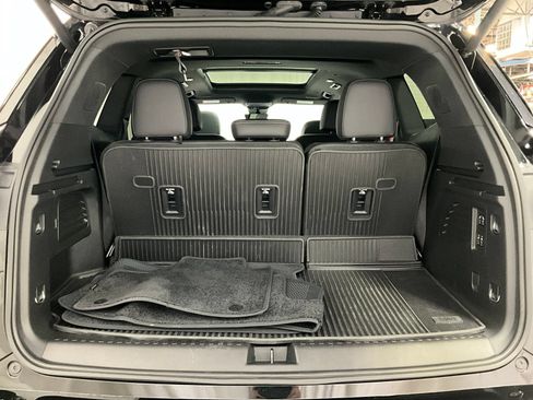 Used 2025 Buick Enclave Avenir AWD/4WD image 26