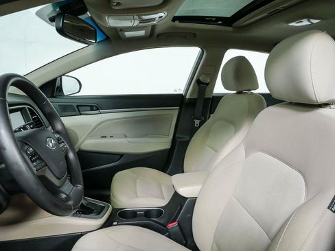 Used 2017 Hyundai Elantra Value Edition FWD image 5