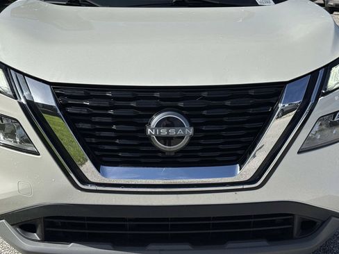 Used 2023 Nissan Rogue SV FWD image 8