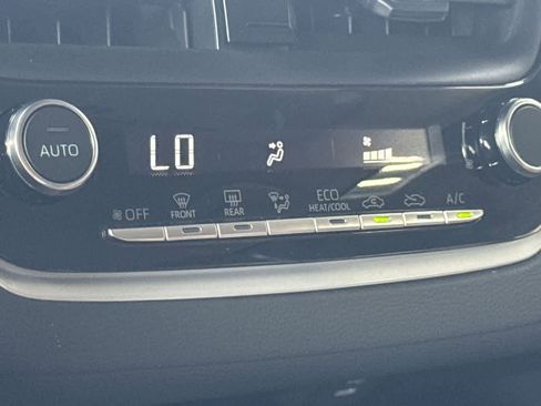 Used 2025 Toyota Corolla LE FWD image 20