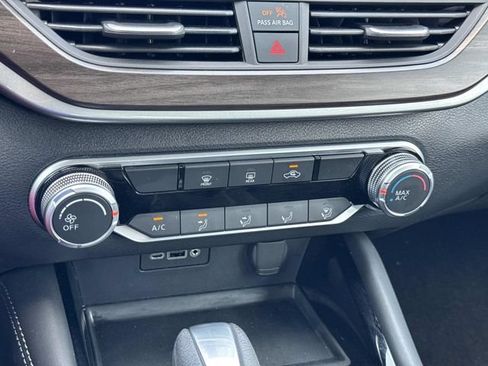 Used 2023 Nissan Altima 2.5 SV FWD image 31