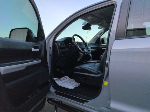 Used 2018 Toyota Tundra Limited w/ Limited Premium Package AWD/4WD image 9