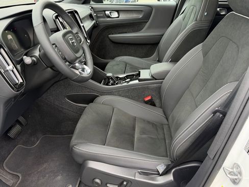 Certified 2023 Volvo C40 P8 Recharge Ultimate AWD/4WD image 3