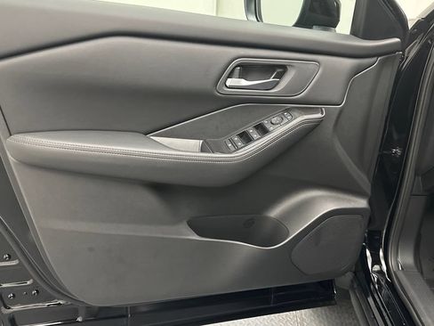 New 2026 Nissan Rogue SV w/ Cold Weather Package AWD/4WD image 14