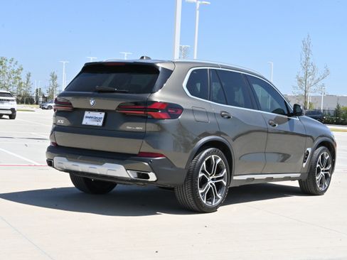 Certified 2025 BMW X5 sDrive40i w/ Premium Package RWD image 9