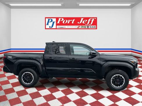 Used 2024 Toyota Tacoma SR5 image 3