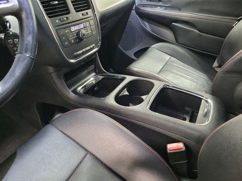 Used 2019 Dodge Grand Caravan GT w/ Safety Sphere Group FWD image 26