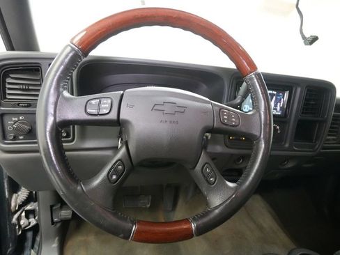 Used 2004 Chevrolet Silverado 2500 LS w/ Skid Plate Package AWD/4WD image 31