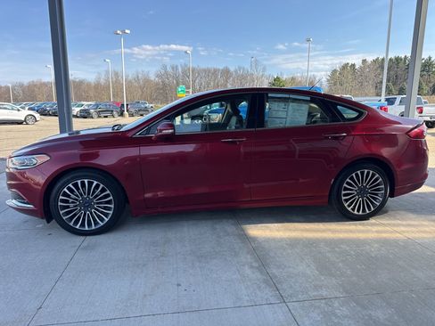 Certified 2018 Ford Fusion SE w/ Fusion SE Technology Package image 4