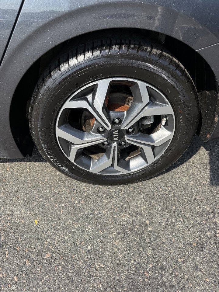Used 2019 Kia Forte LXS FWD image 24