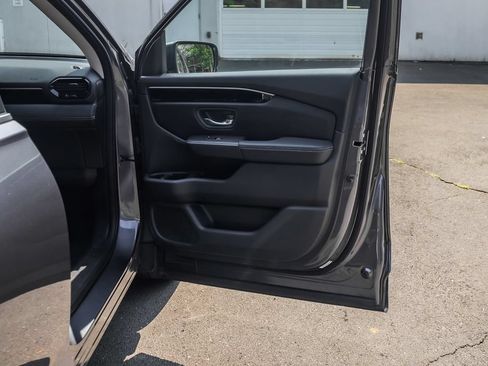 Used 2023 Honda Pilot Touring image 16