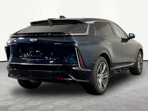 New 2026 Cadillac Lyriq Luxury AWD/4WD image 8