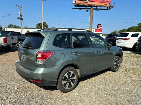 Used 2017 Subaru Forester 2.5i Premium w/ Popular Package #2A AWD/4WD image 4