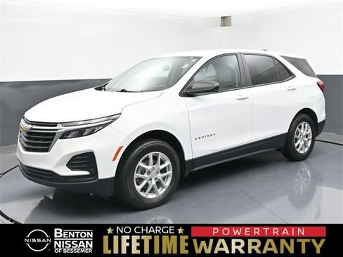 Used 2023 Chevrolet Equinox LS image 1