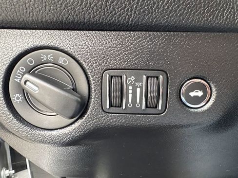 Used 2023 Dodge Challenger SXT image 19