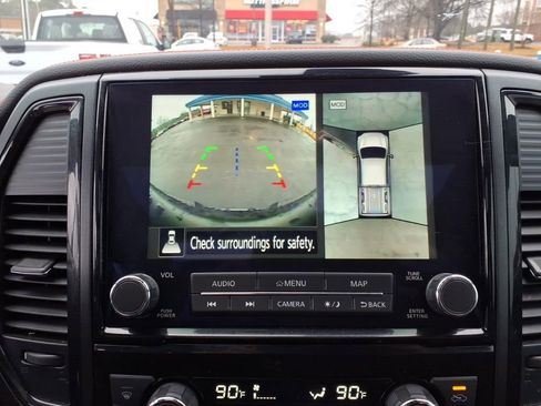 Used 2024 Nissan Titan PRO-4X w/ Pro-4x Convenience Package image 15