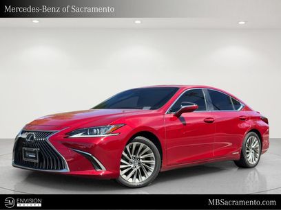 Used 2019 Lexus ES 300h w/ Accessory Package 2