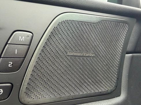 Used 2022 Volvo XC60 T8 Inscription w/ Advanced Package image 13