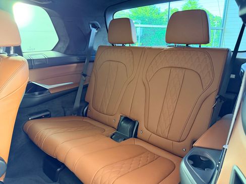 Certified 2025 BMW X7 M60i AWD/4WD image 18