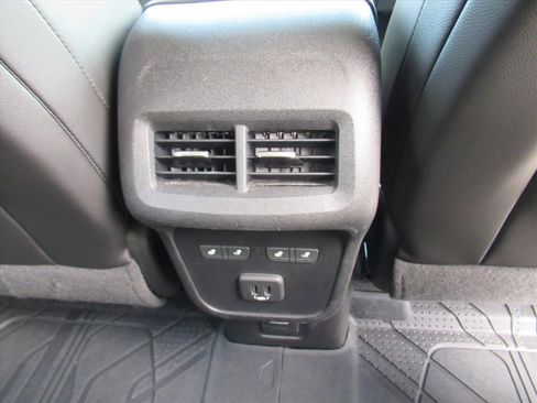 Used 2019 Chevrolet Equinox Premier FWD image 30
