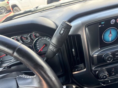 Used 2018 Chevrolet Silverado 1500 LT w/ LT Convenience Package AWD/4WD image 21