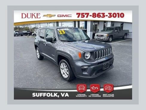 Used 2023 Jeep Renegade Latitude AWD/4WD image 1