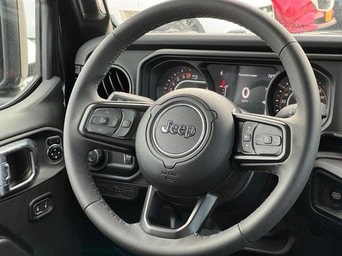 Used 2026 Jeep Gladiator Rubicon AWD/4WD image 12