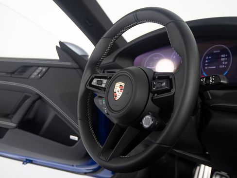 Certified 2025 Porsche 911 Carrera RWD image 36