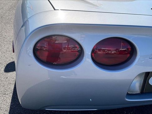 Used 1998 Chevrolet Corvette Convertible w/ Memory Pkg RWD image 21