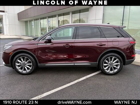 Used 2020 Lincoln Corsair AWD w/ Premium Package image 2