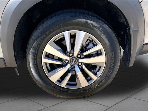 Used 2022 Nissan Pathfinder SL FWD image 11