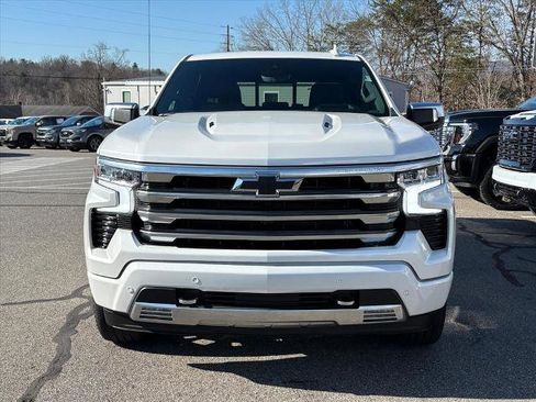 Certified 2024 Chevrolet Silverado 1500 High Country image 3