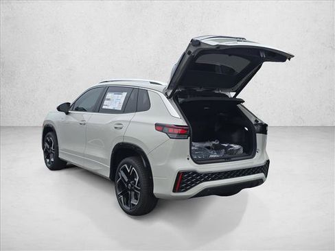 New 2026 Volkswagen Tiguan SEL R-Line image 3