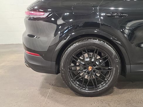 New 2026 Porsche Cayenne image 36