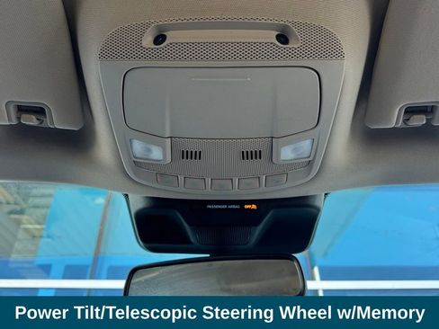 Used 2024 Ford Expedition XLT image 22