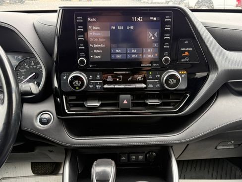 Used 2021 Toyota Highlander XSE image 13