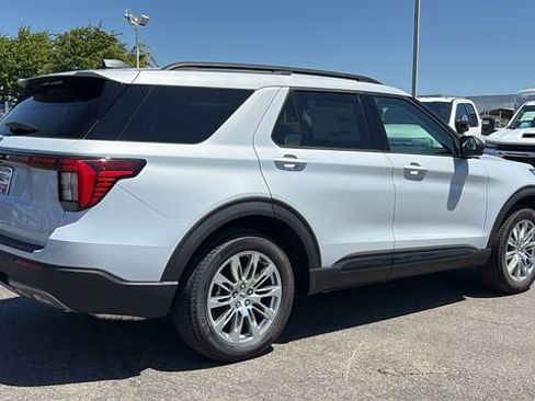 New 2026 Ford Explorer Active w/ Active Comfort Package AWD/4WD image 3