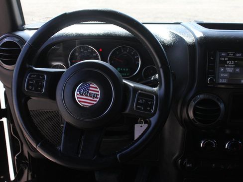 Used 2015 Jeep Wrangler Sport AWD/4WD image 10